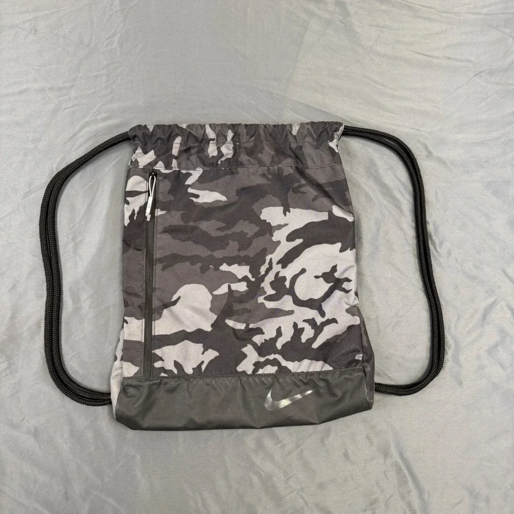 Nike Camo Drawstring Backpack Grey Black Camouflage Gym Bag BA5758-036